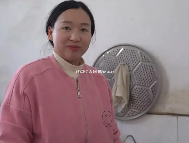 周甜丽资料简介,让人羡慕的幸福一家人