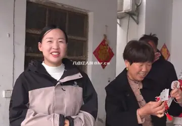 周甜丽资料简介，让人羡慕的幸福一家人