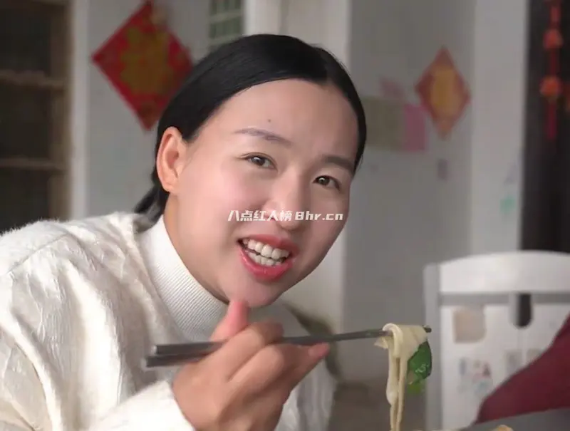 周甜丽资料简介,让人羡慕的幸福一家人