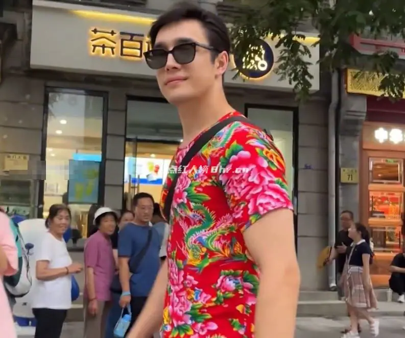 李美越个人资料,靠东北大花走红网络