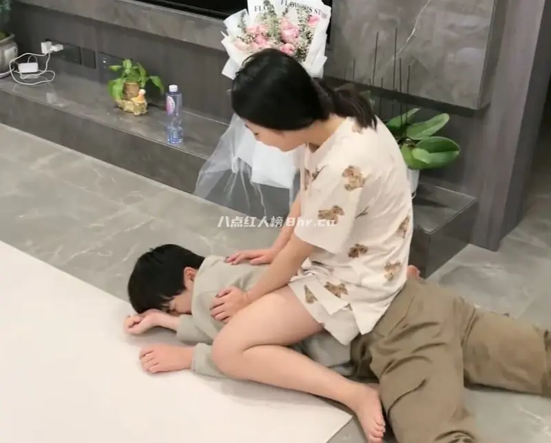 抖音姐弟俩打架资料,是真打吗?