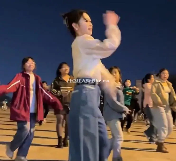 广场舞小鲁班之可爱死了Li甜资料
