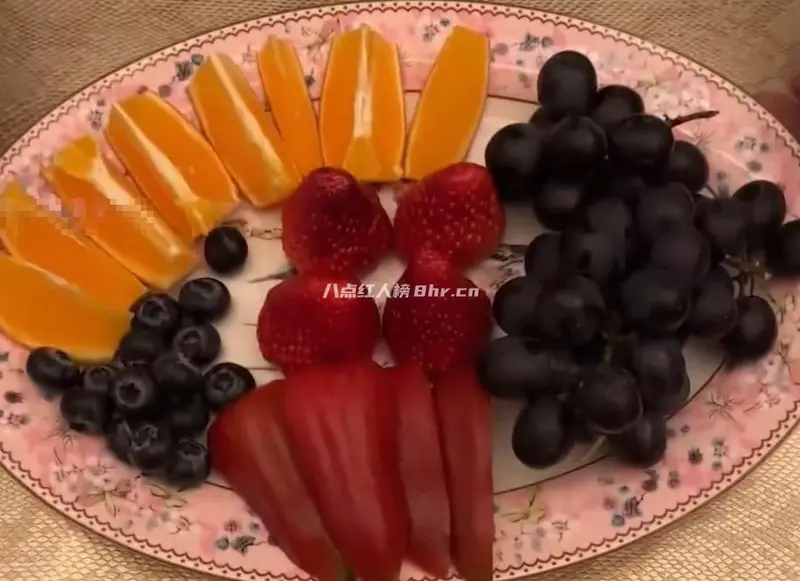 苗苗的精致生活资料,和保姆大叔的关系