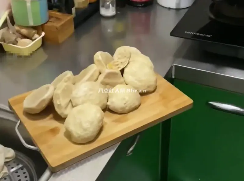 斌哥虎妹资料,爱上蒸馒头和跳舞的虎子