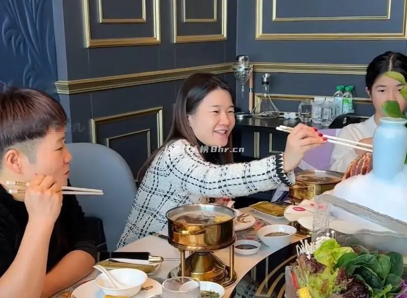 舒涵的幸福生活保姆丽姐资料