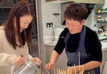 舒涵的幸福生活保姆丽姐资料