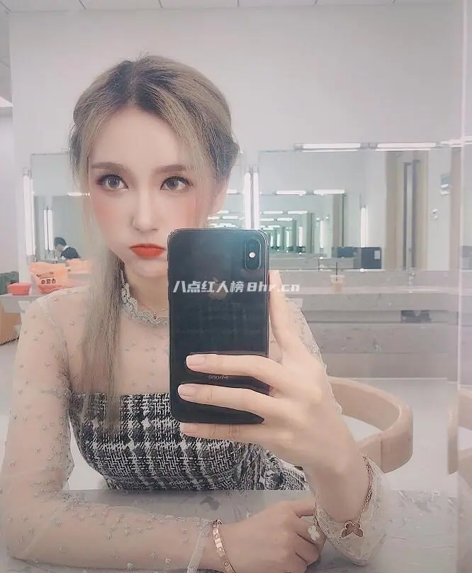 Rita小雨桑微博生活照及早期自拍照写真