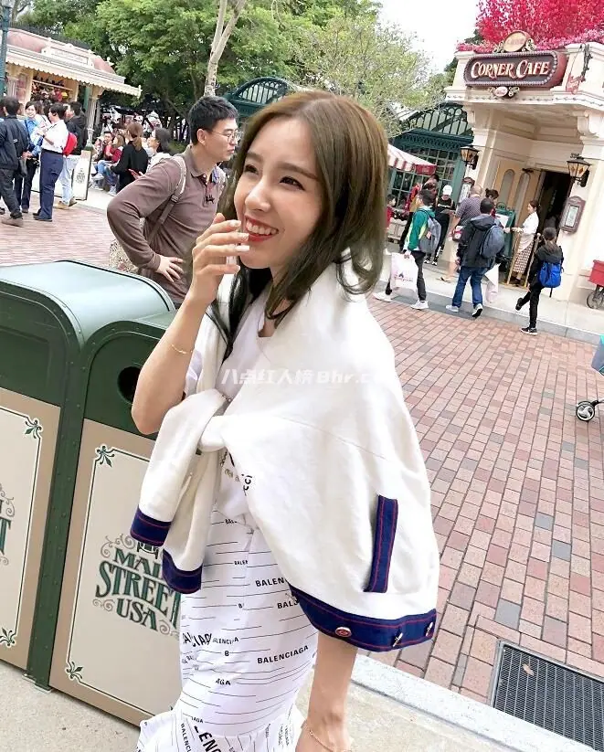 Rita小雨桑微博生活照及早期自拍照写真