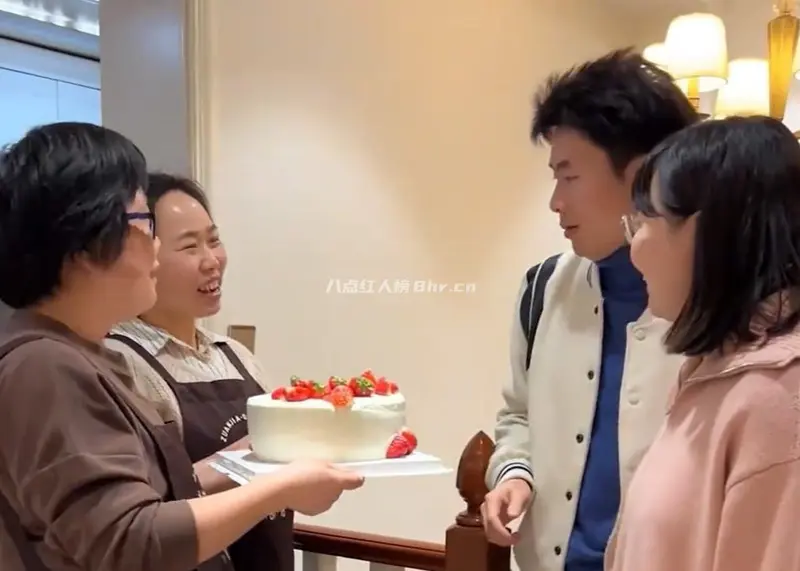 钻爸钻妈的一家资料,和保姆们的生活