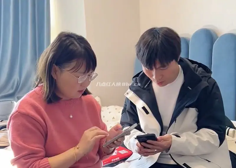 钻爸钻妈的一家资料,和保姆们的生活