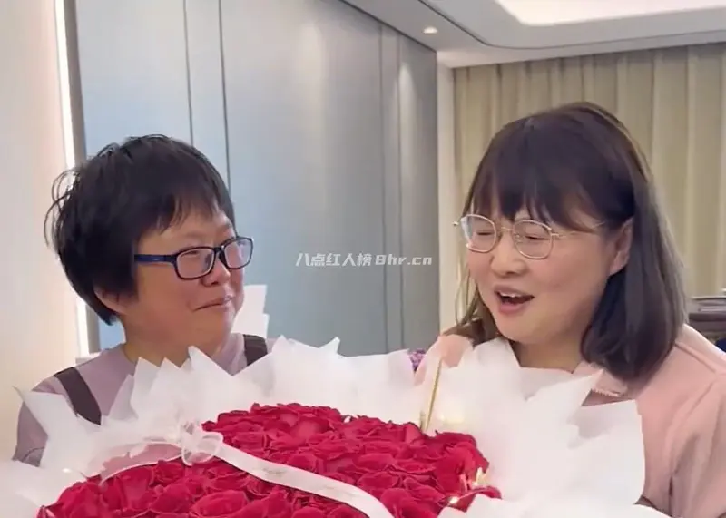 钻爸钻妈的一家资料,和保姆们的生活