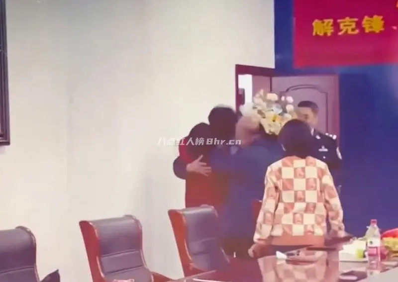 一夜变为富二代的解清帅资料,直播带货引质疑