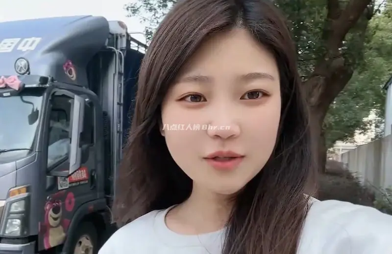 抖音货运小趴菜资料,是真的开卡车吗?