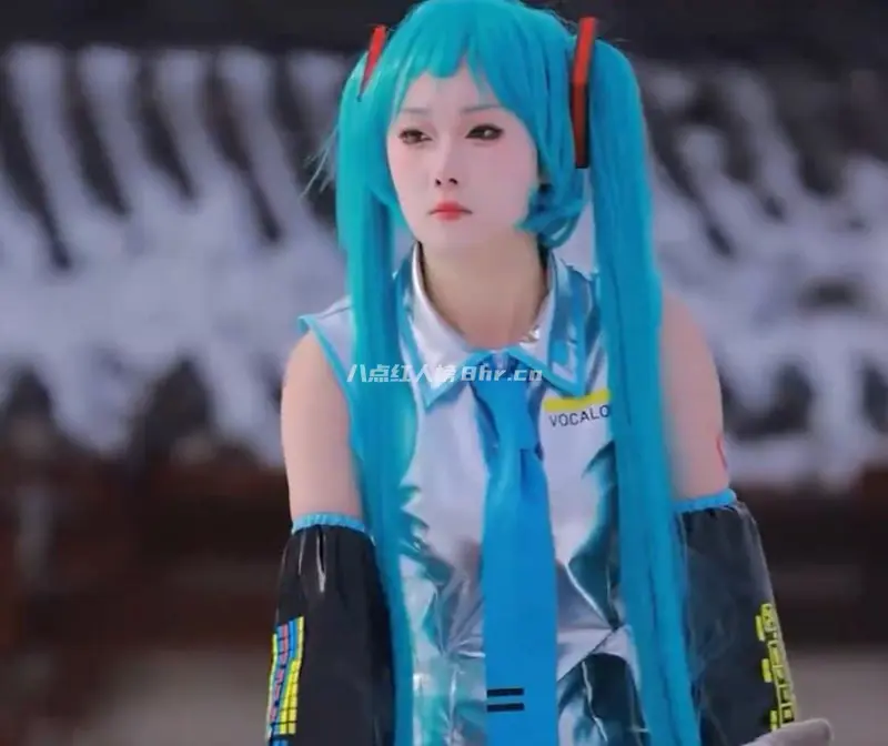 乡间小凡胡孟凡资料,她的时尚三轮秀