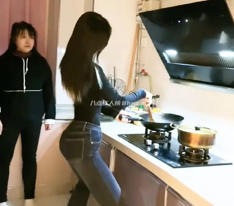 抖音妖娆跳舞博主圣女果个人资料