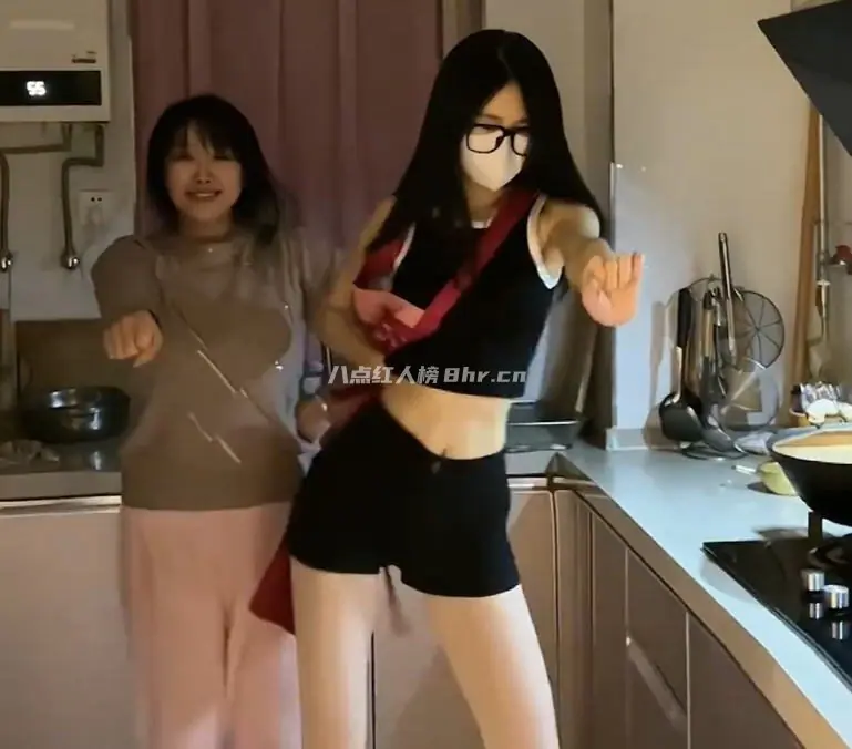 抖音妖娆跳舞博主圣女果个人资料