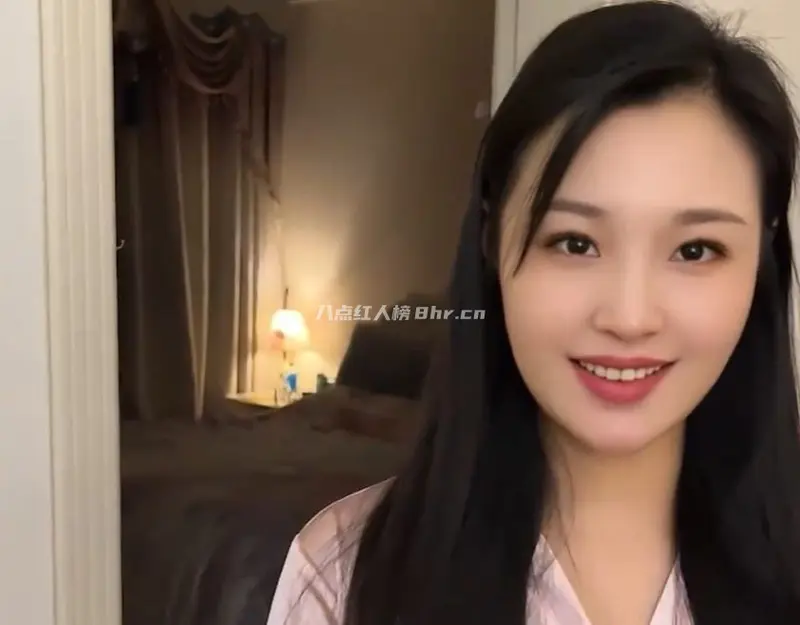 日常宠夫的仙妻十三姨五媚娘资料