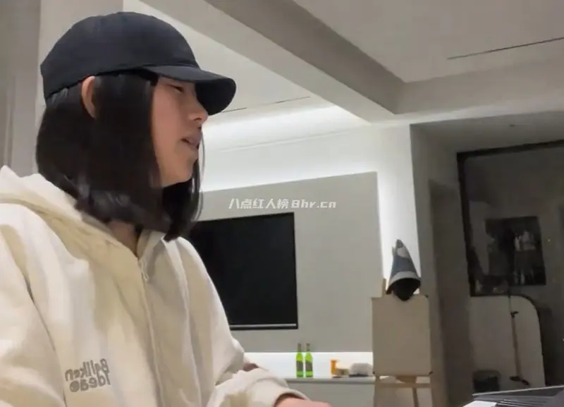 女歌手弹棉花的小花个人资料