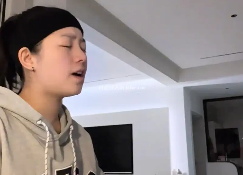 女歌手弹棉花的小花个人资料