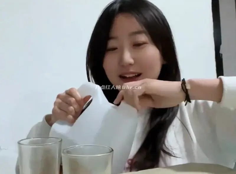 爱喝酒的东北女孩桃桃不着调个人资料