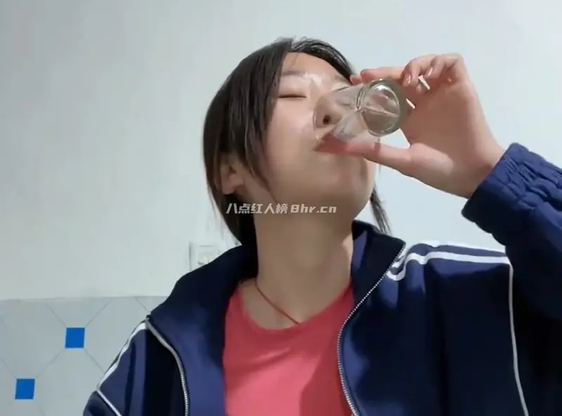 爱喝酒的东北女孩桃桃不着调个人资料