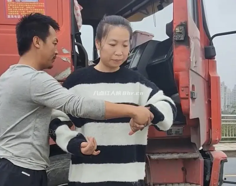 带着偏瘫妻子跑运输,聂建文资料简介