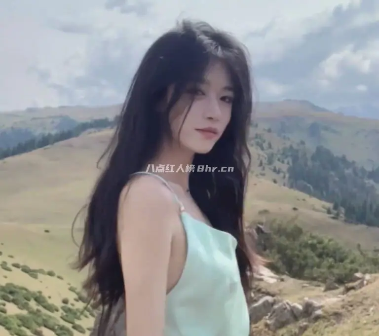 纯欲天花板,网红花碎花个人资料简介