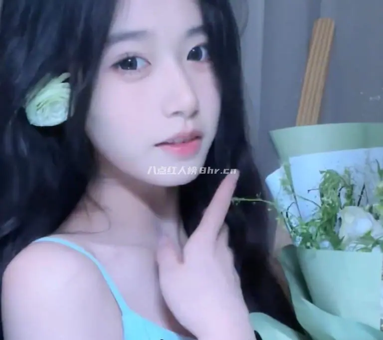 纯欲天花板,网红花碎花个人资料简介