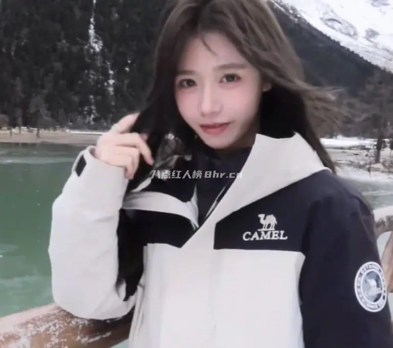 纯欲天花板,网红花碎花个人资料简介