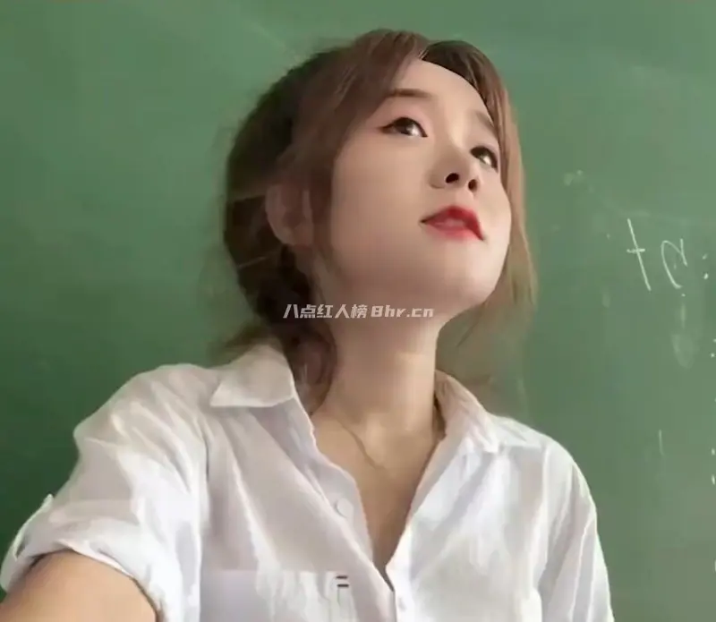 教书拍短视频走红的小贾老师资料