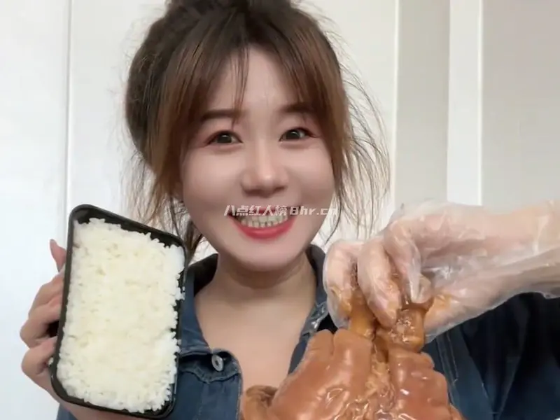 教书拍短视频走红的小贾老师资料