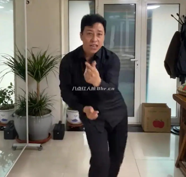 魔性跳舞大叔闻神闻会军资料简介