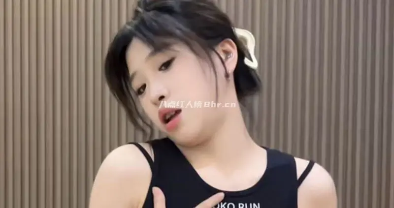 红绿灯的黄为何常被封号