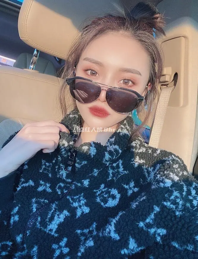 刘倩楠早期生活照分享