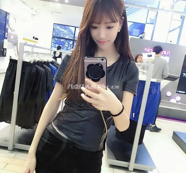 大魔王南波儿个人早期自拍照片