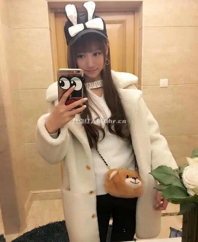 大魔王南波儿个人早期自拍照片