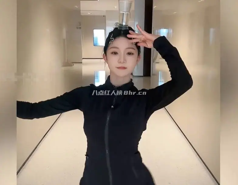 灵活扭腰水蛇舞秋秋个人资料简介