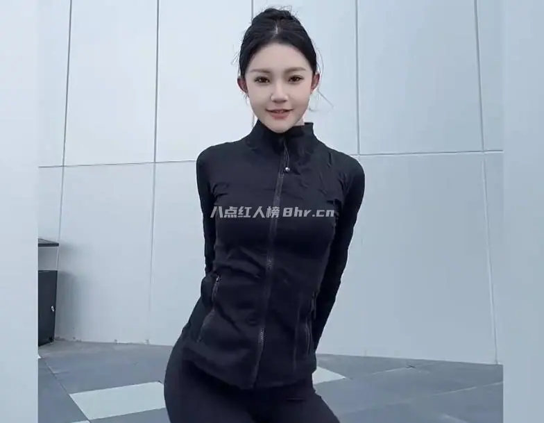 灵活扭腰水蛇舞秋秋个人资料简介