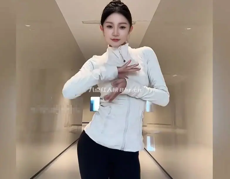 灵活扭腰水蛇舞秋秋个人资料简介