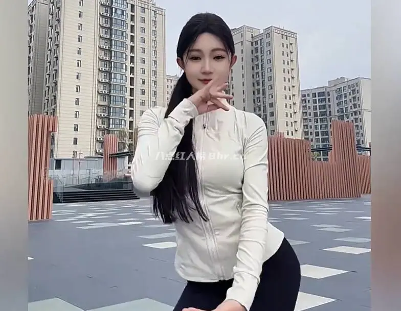 灵活扭腰水蛇舞秋秋个人资料简介