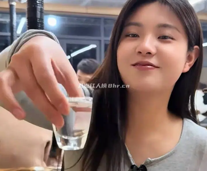 爱喝酒的财务小姐姐个人资料简介