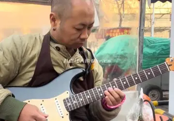 烤冷面的商贩“大红花”个人资料简介