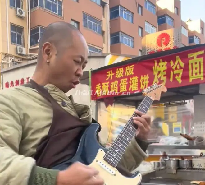 烤冷面的商贩“大红花”个人资料简介