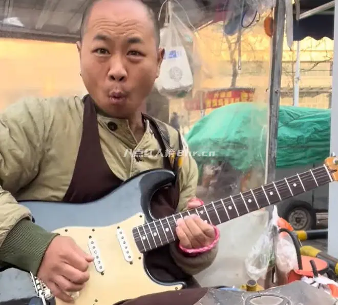 烤冷面的商贩“大红花”个人资料简介