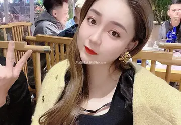 刘大美人改行做美食主播了?