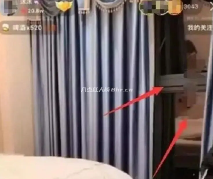 快手网红沫沫直播玻璃反光