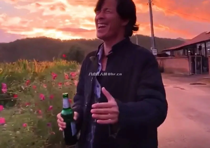 拿着啤酒瓶唱歌的棉袄姥爷个人资料简介