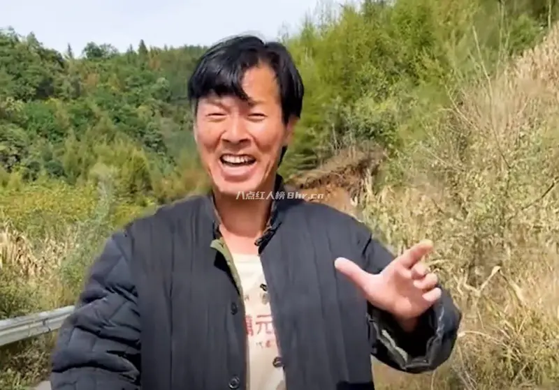 拿着啤酒瓶唱歌的棉袄姥爷个人资料简介