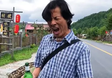 拿着啤酒瓶唱歌的棉袄姥爷个人资料简介