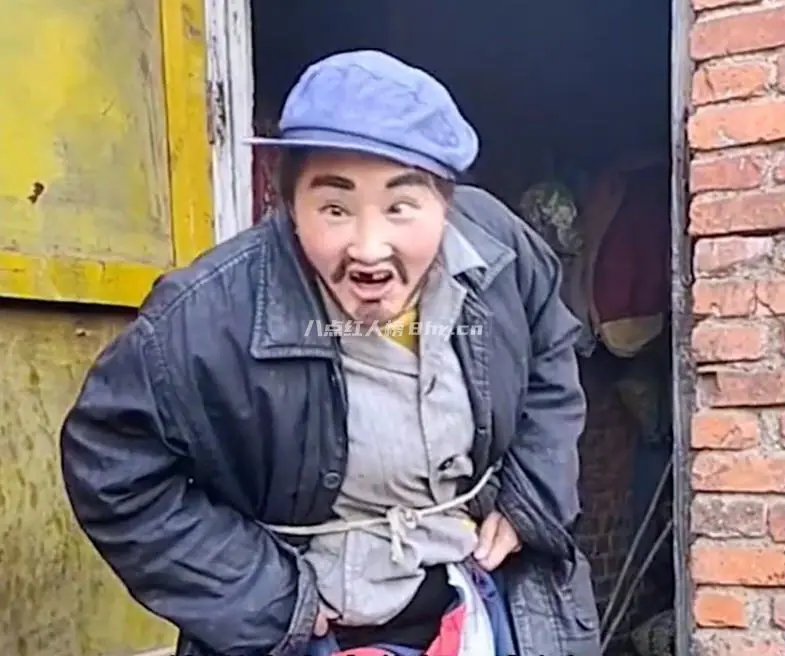 模仿老太太的逗乐小赵个人资料与简介